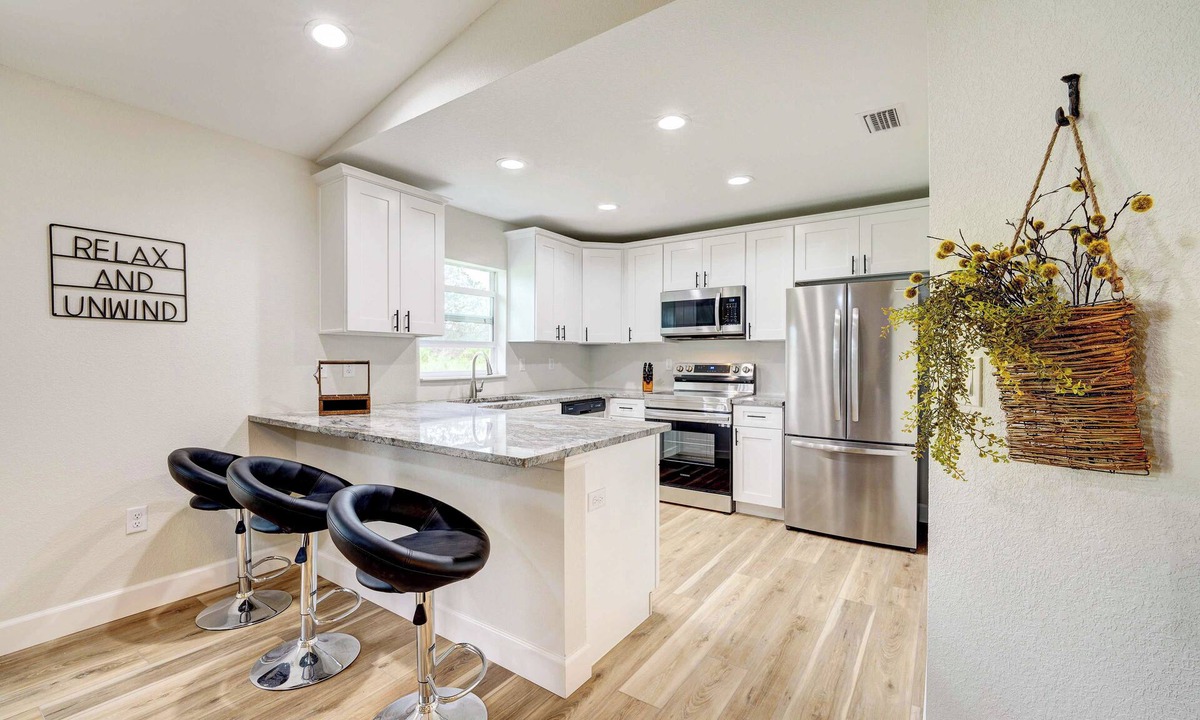 Sun 'N Lake Cottage | Golf & Pool Access: Pet-friendly Sebring Home!