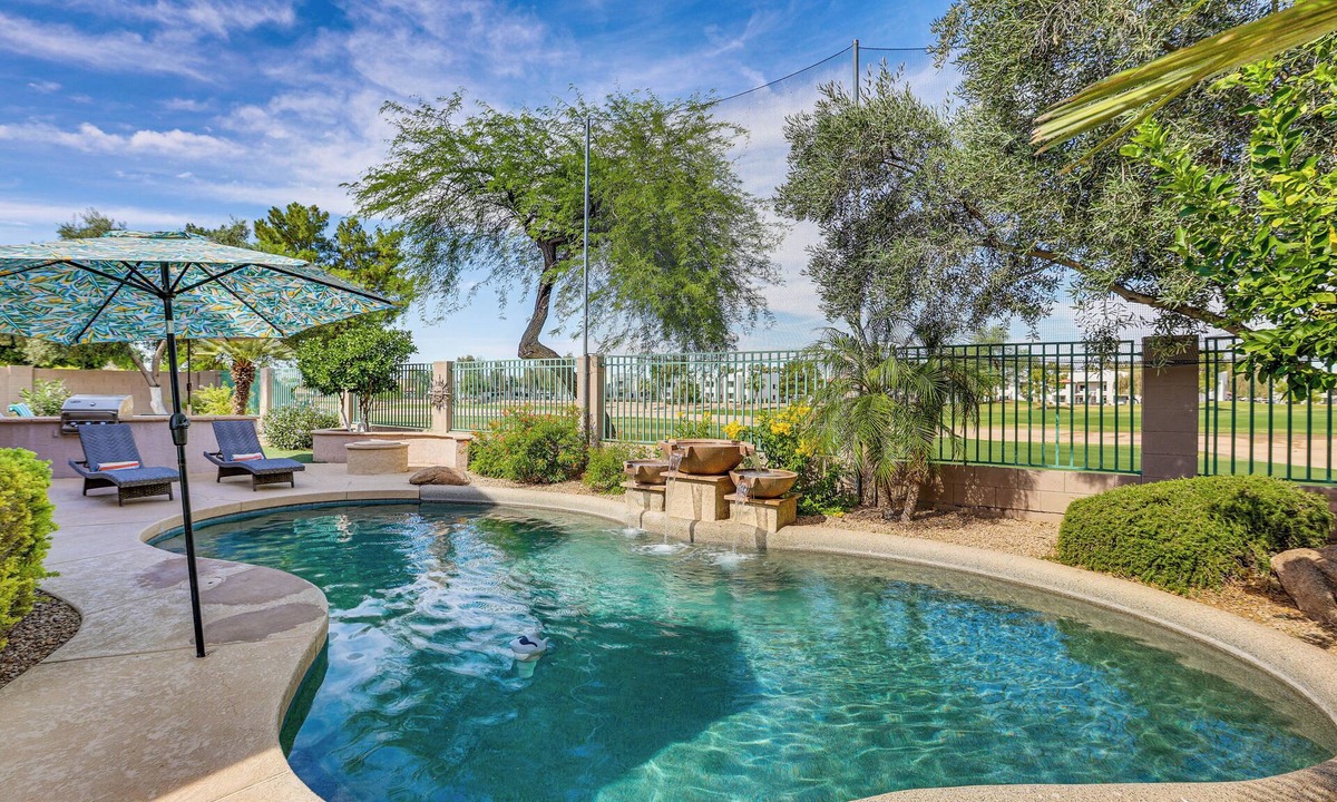 Palm Valley House | Golfer Oasis w/Pool & Putting Green in Goodyear!
