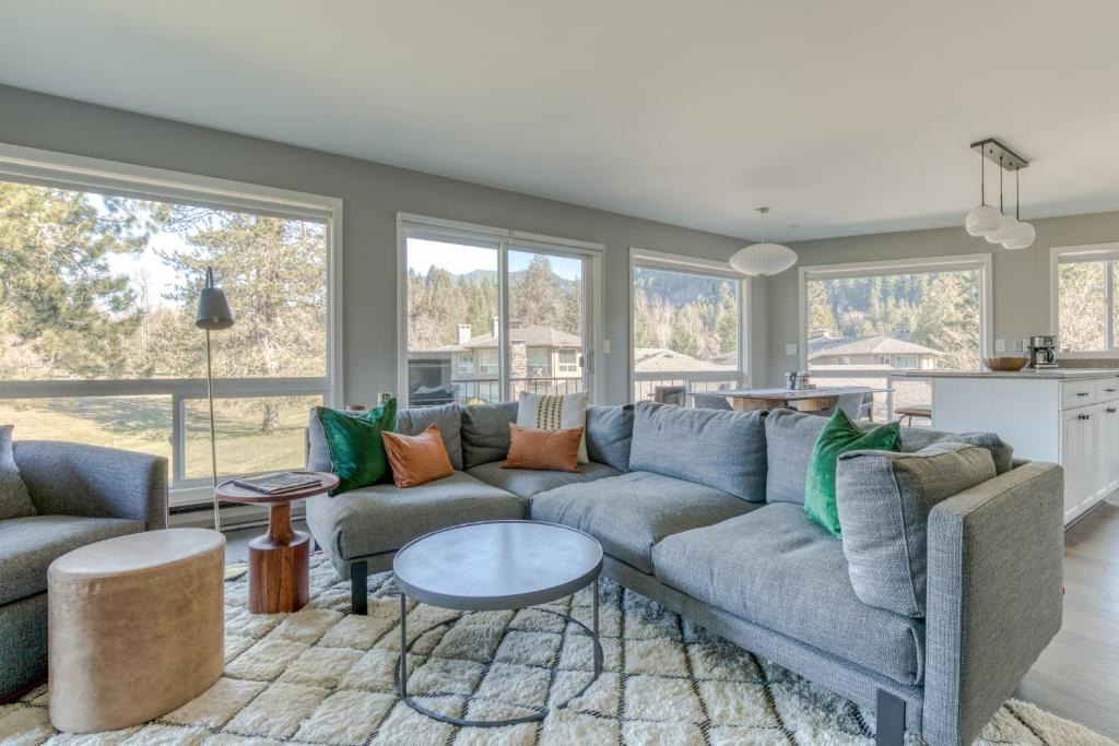 Welches Apartment | Golfer's Daydream