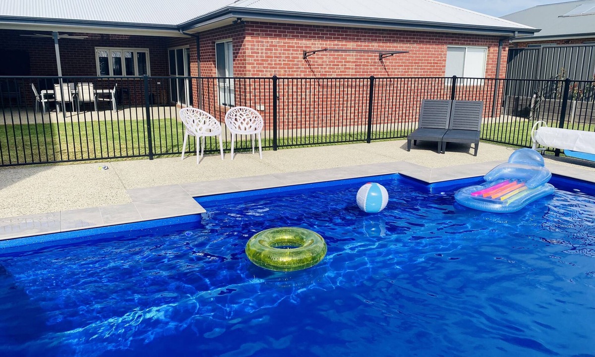 Gol Gol House | Golly Getaway