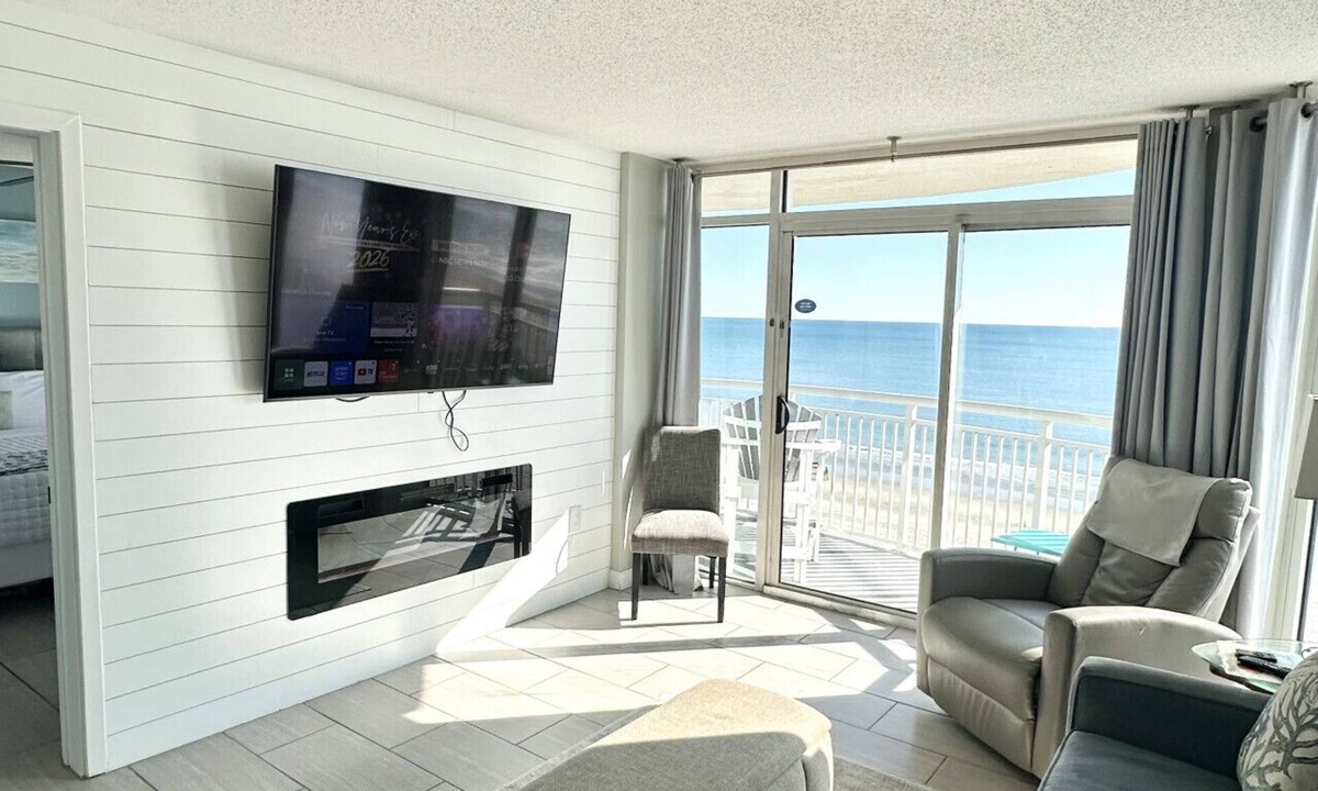 Downtown Myrtle Beach Condo | Gone Coastal/Prime Location
