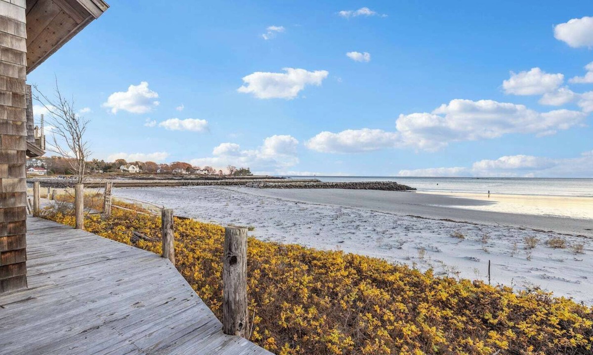 Kennebunk House | Gooch’s Only Beachside Cottage