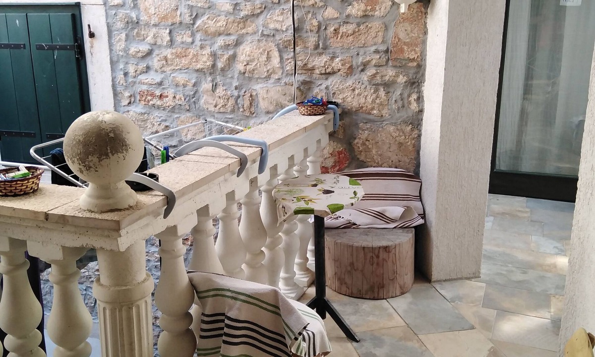 Betina Apartment | Good heavens 1, bed & bike,