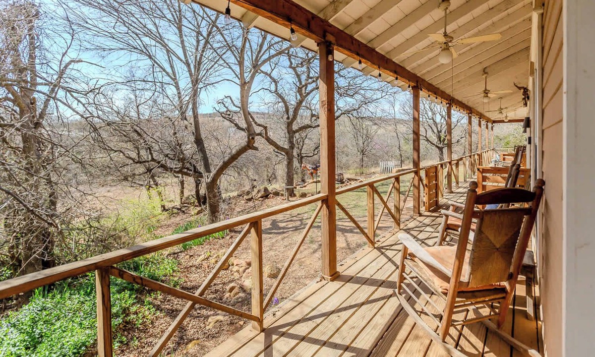 Medicine Park Apartment | Good Medicine - Stardust Inn - Triple Z