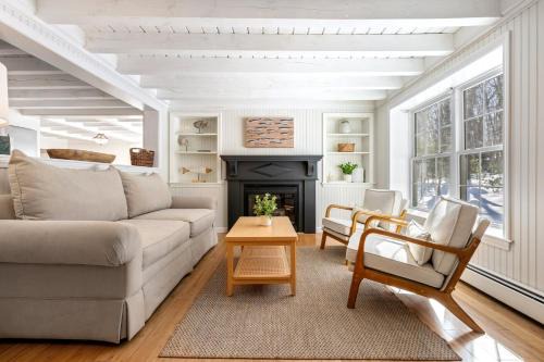 York Beach House | Good Tidings Stay for 8