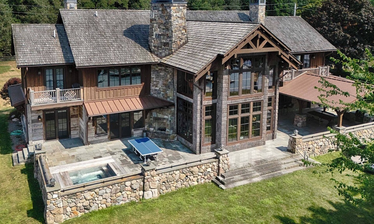 Penn Yan House | Good Times: Exquisite Lakefront Estate!