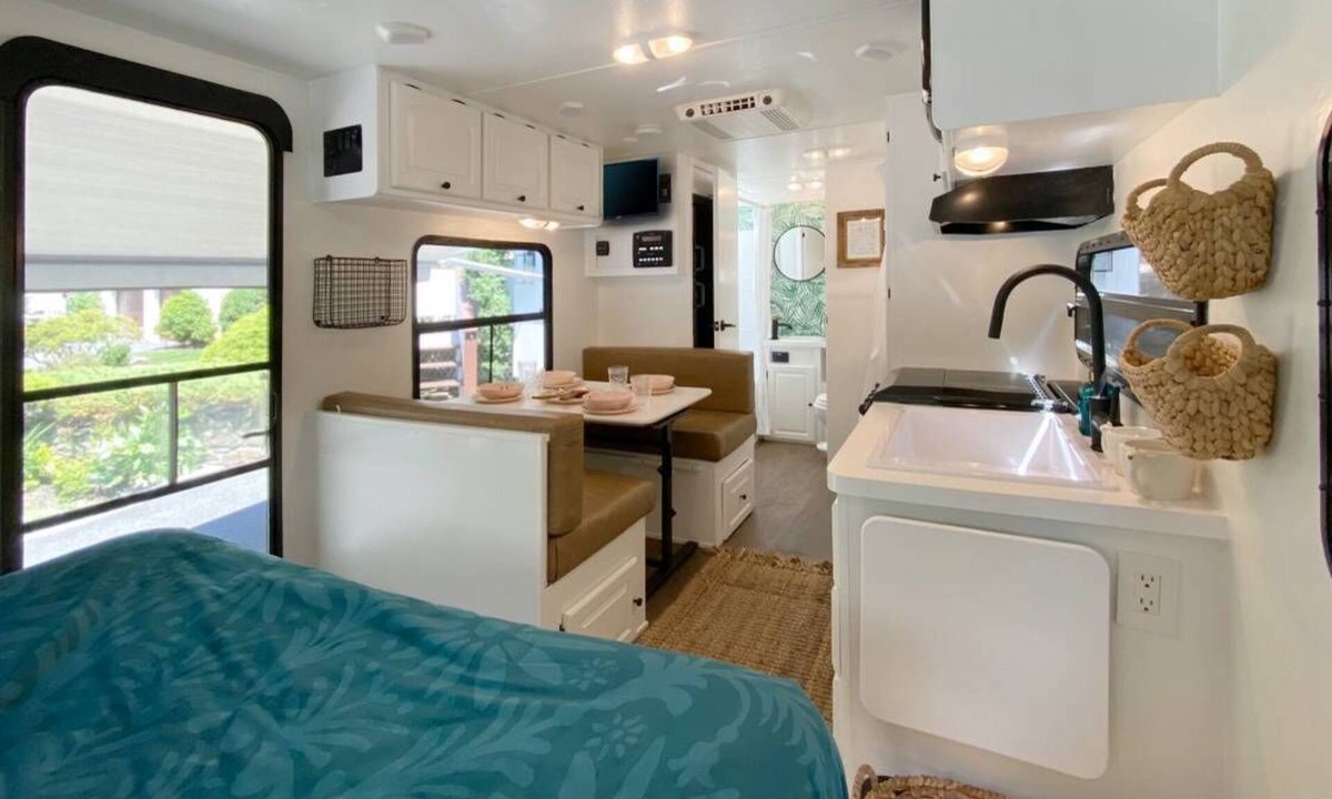 Mission Beach House | Good Vibes Hidden Oasis