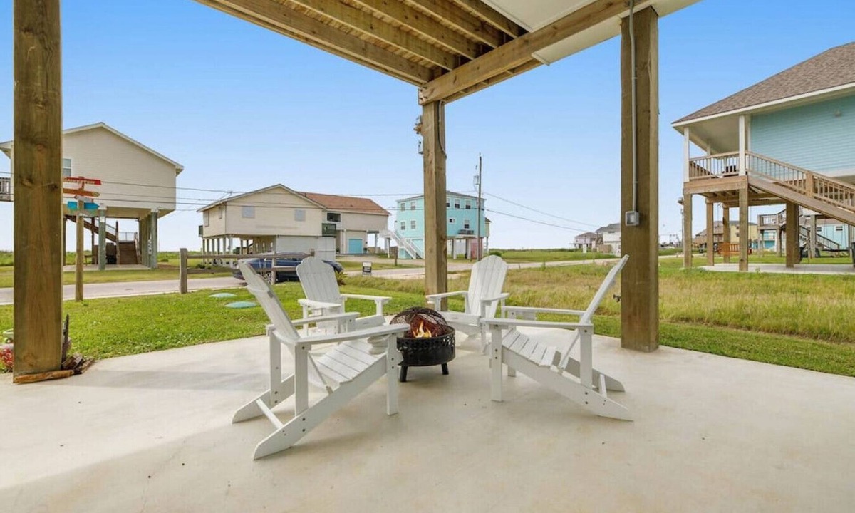 Gulf Palms House | Good Vibrations - Gulf View Home w/Beach Access