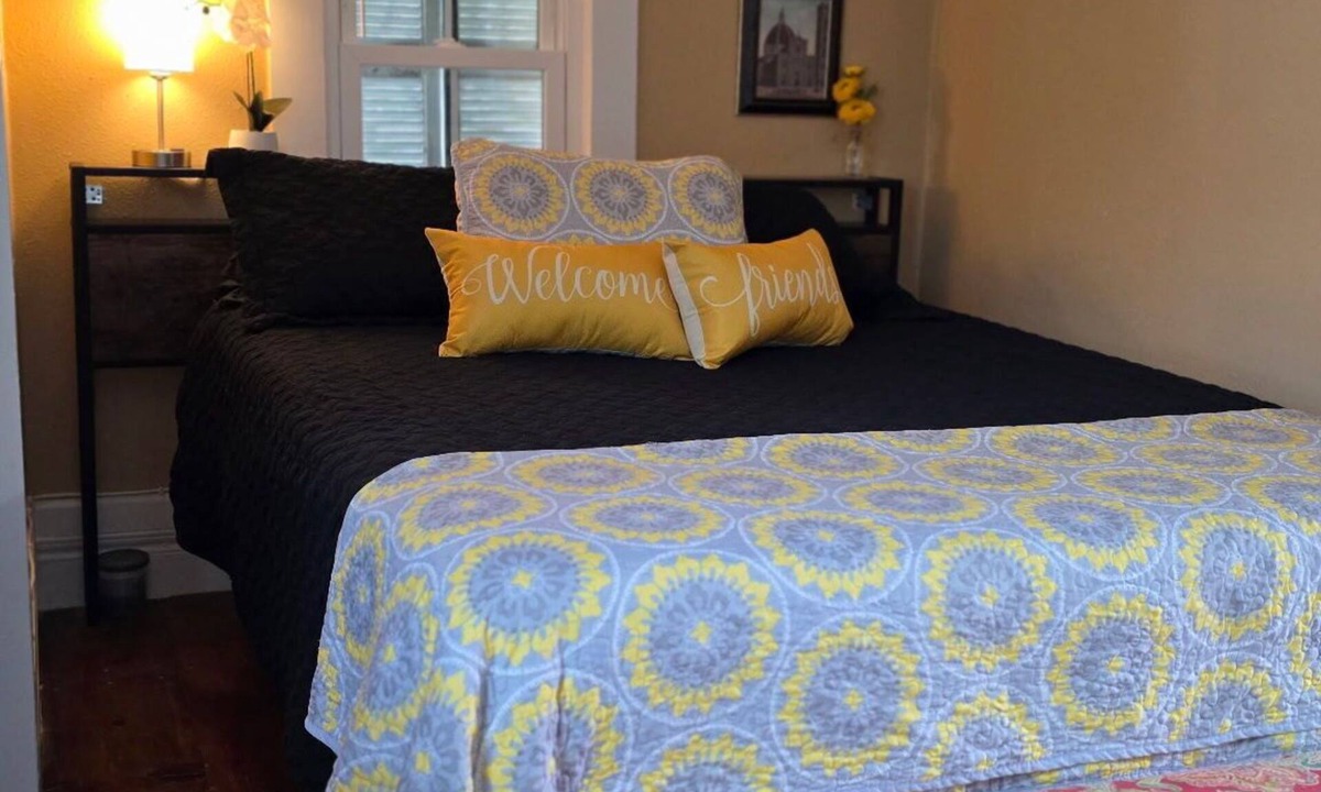 Aransas Pass Cottage | GOOD WINE IN A SMALL BOAT ,THEY SAID! PEACEFULL RETREAT!n