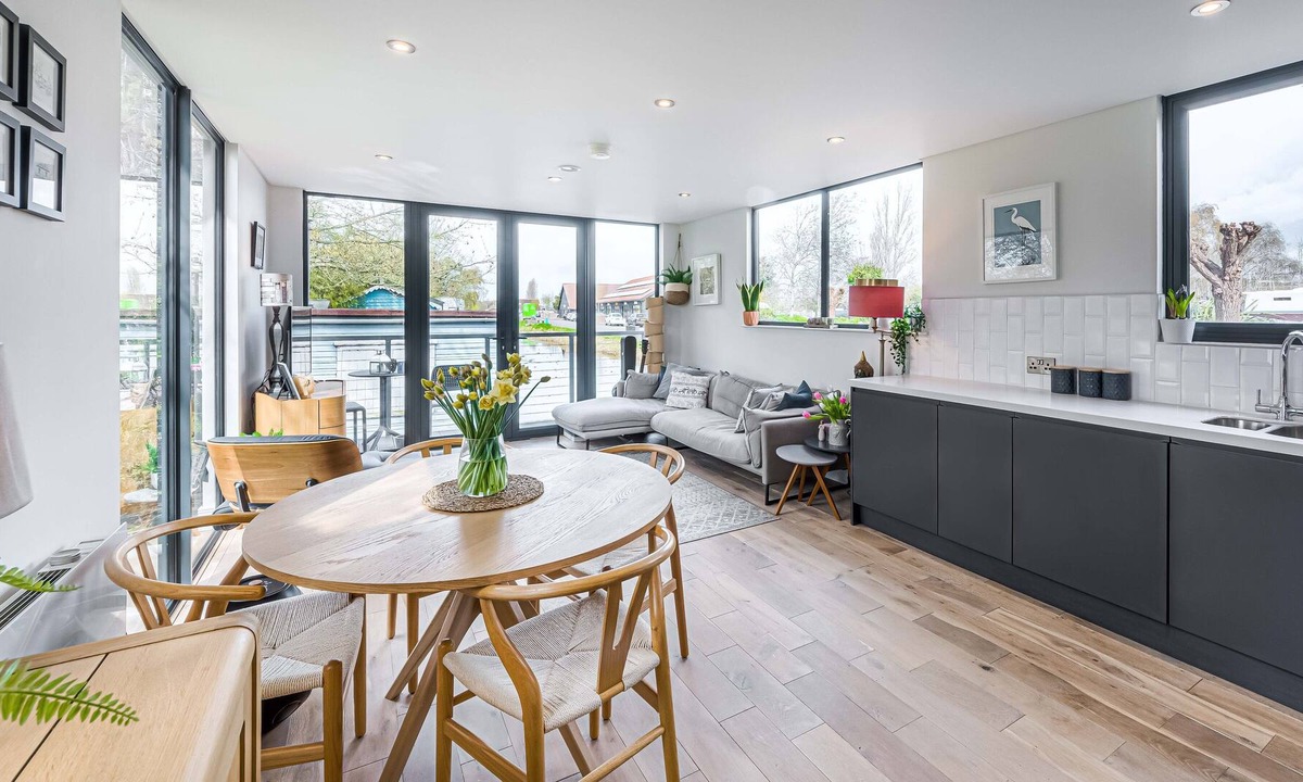 Appledram House | Goodwood accomodation with conceirge service