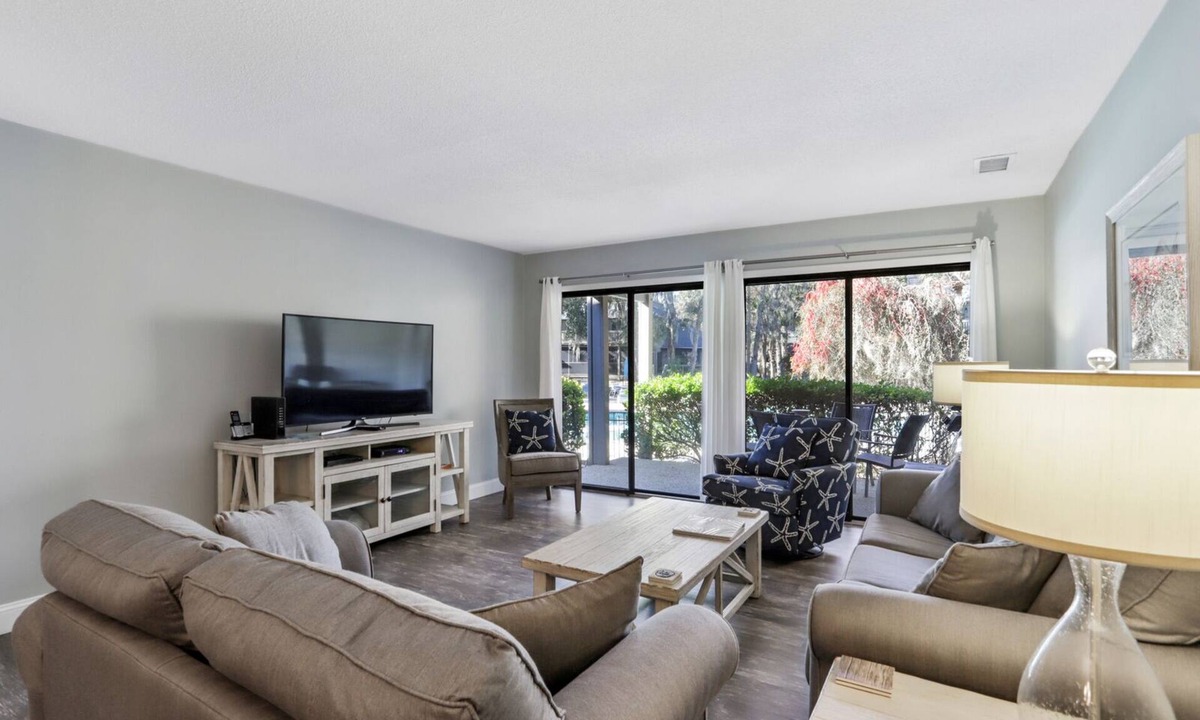 Shipyard Plantation House | Gorgeous 2 BR 2.5 BA Shipyard Townhouse