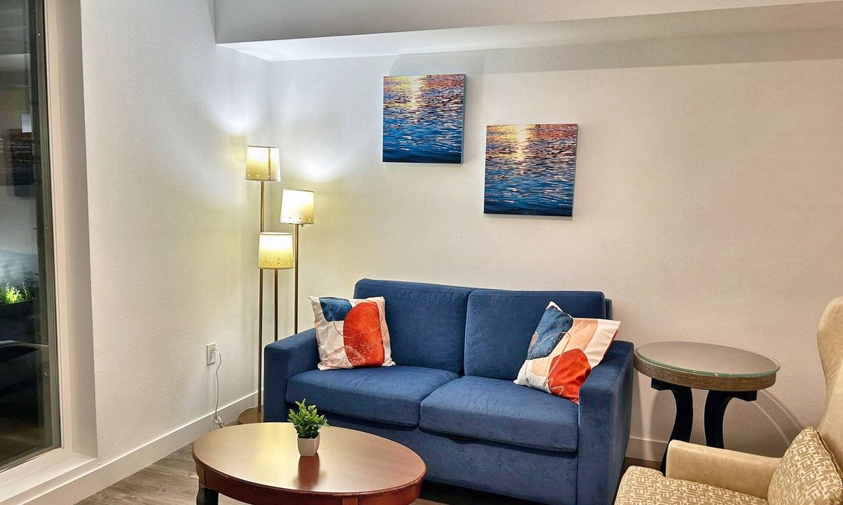 Pico-Union House | Gorgeous 2 Bedroom with rooftop Views.