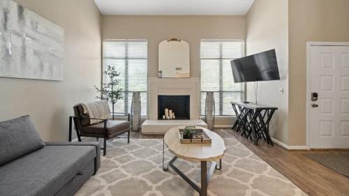 Cameron Wood House | Gorgeous 2 BR near Carowinds - Patio - Pool