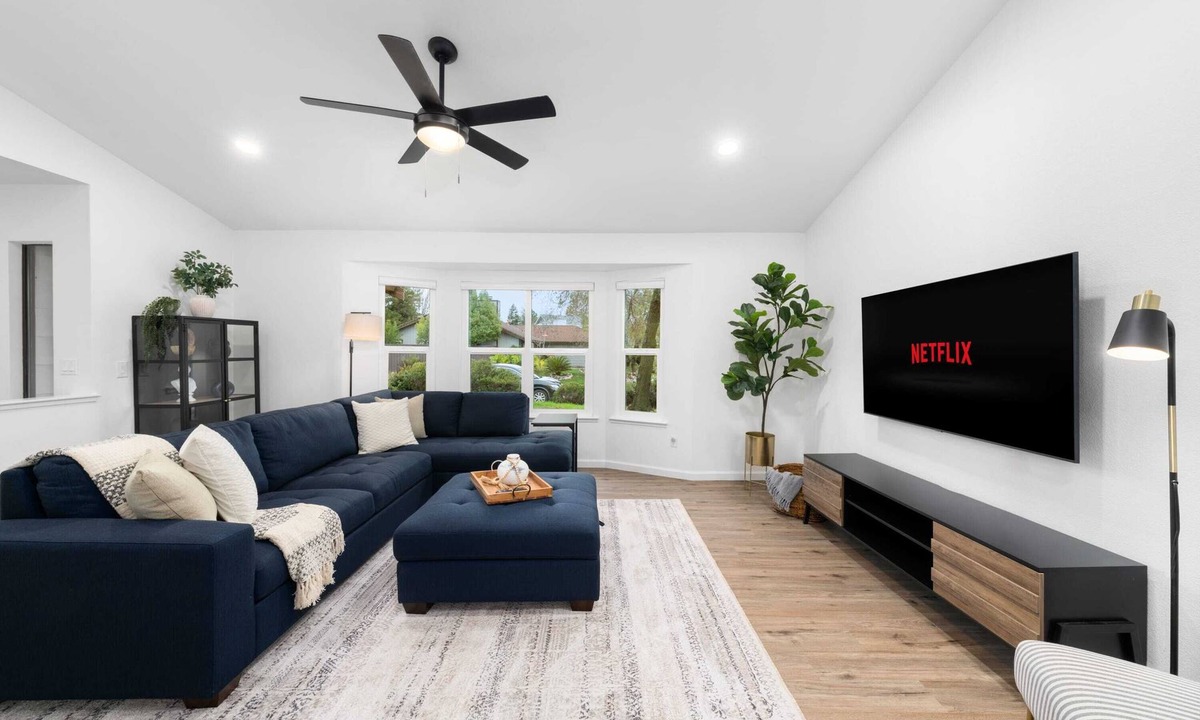 Pleasant Grove House | Gorgeous 3-bedroom house central to Sacramento