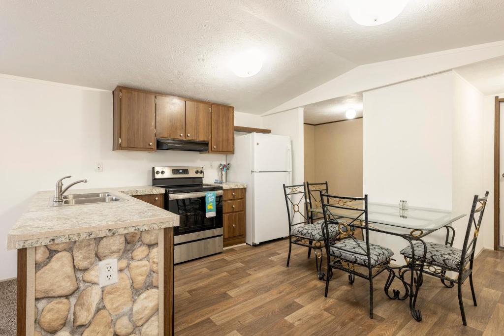 Dale House | Gorgeous 3BR Guest House - Near COTA F1s & Airport