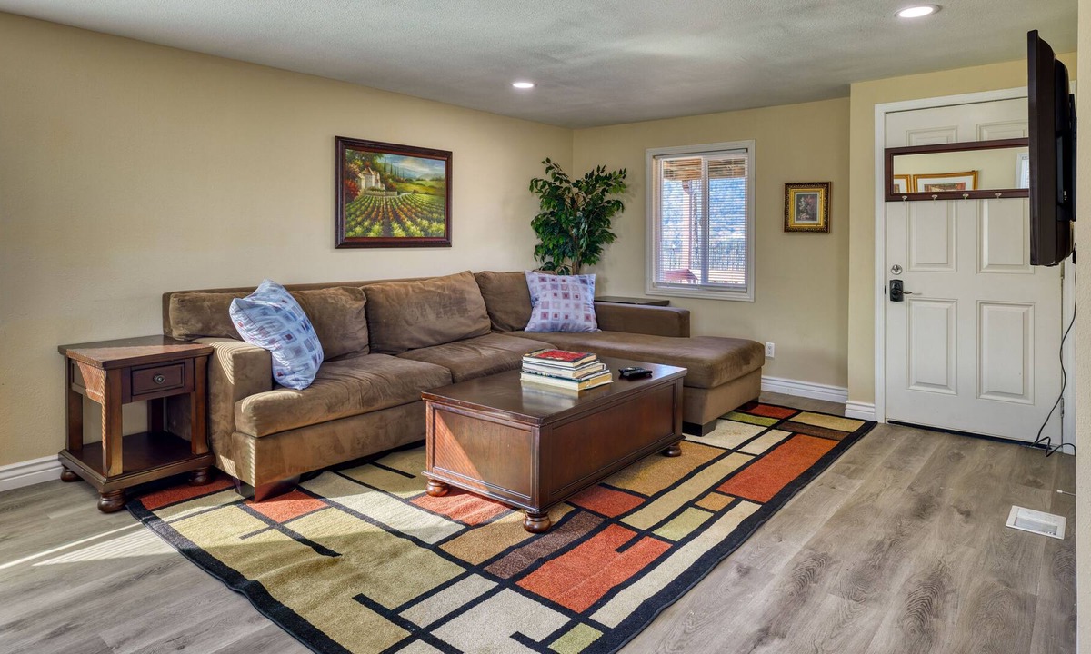 Pleasanton House | Gorgeous 3BR House for Refreshment & Relaxation!