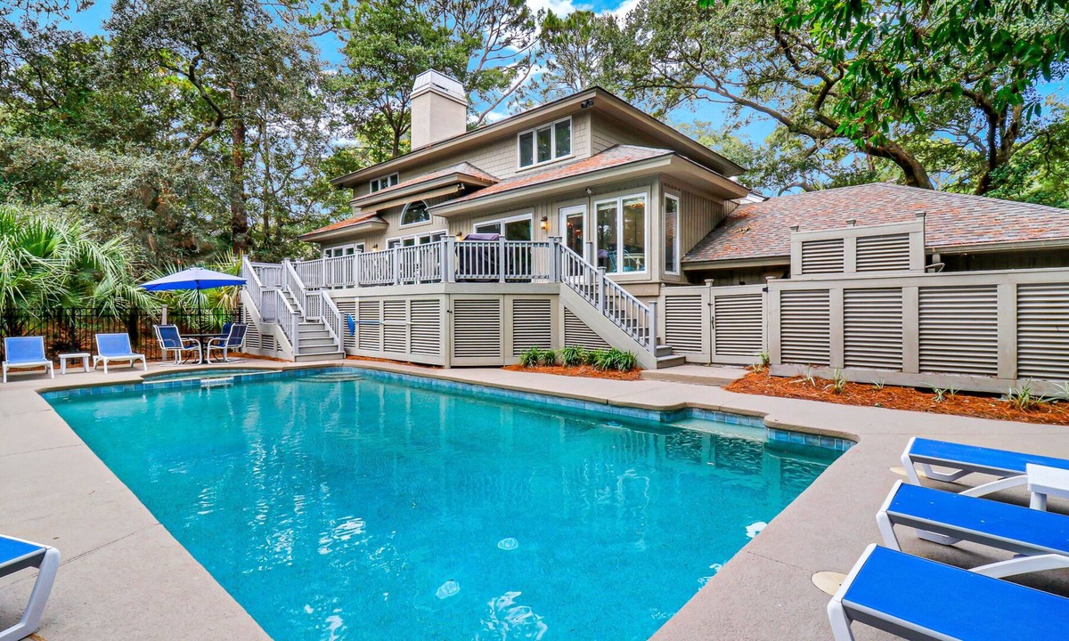 Sea Pines House | Gorgeous 4 Bedroom Sea Pines Home w/Private Pool Close to Beach - Sleeps 13
