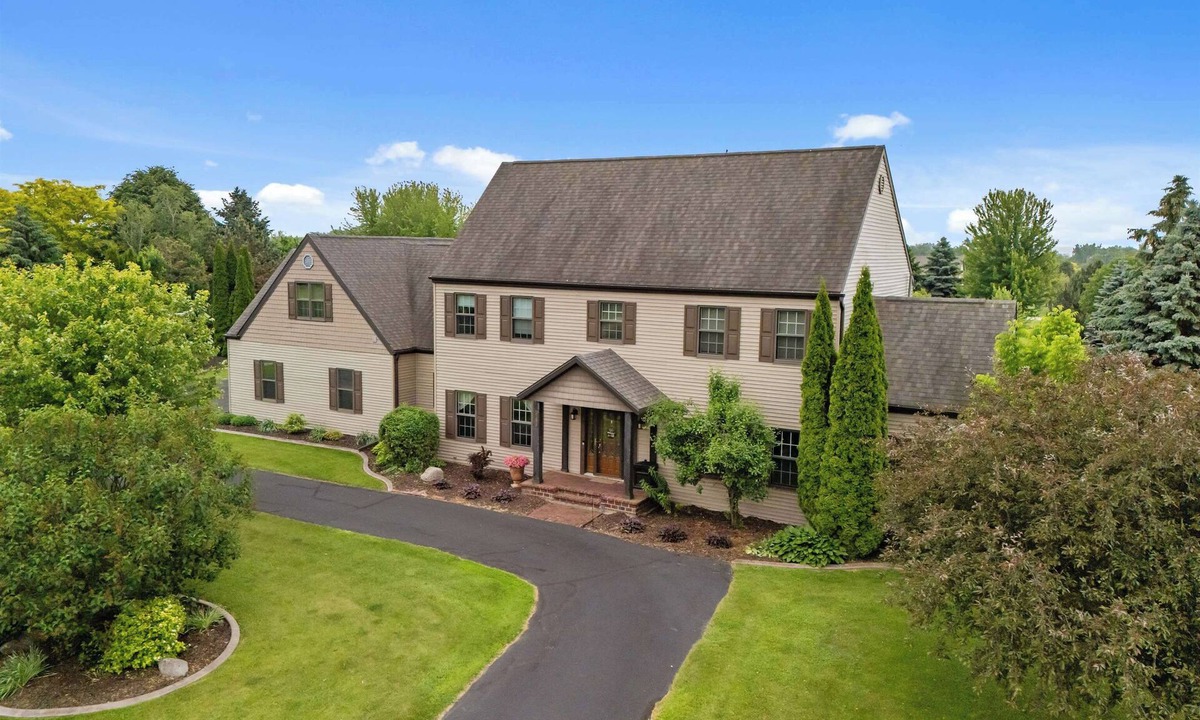 Butte Des Morts House | Gorgeous 4-bedroom house with AC in charming Winneconne