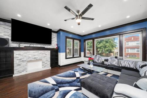 Gresham House | Gorgeous 5 BR Gem with Games