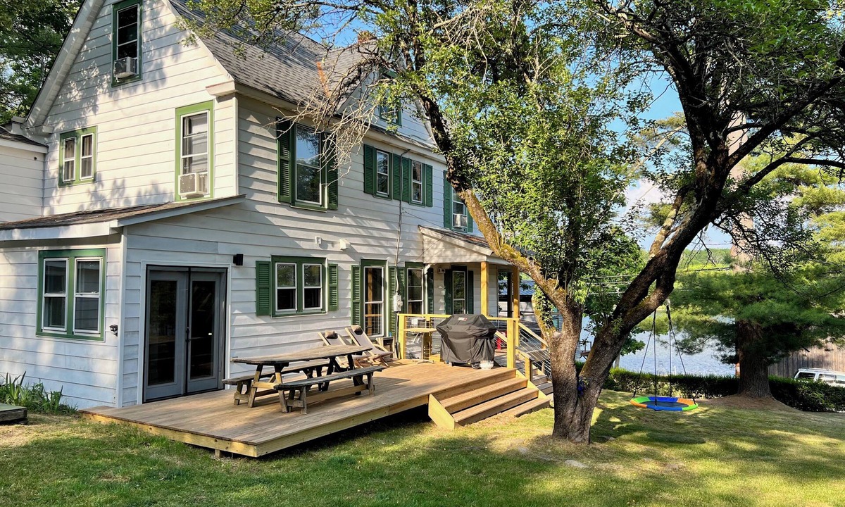 Cochecton House | Gorgeous 6-bdrm lake farmhouse with EV Charger