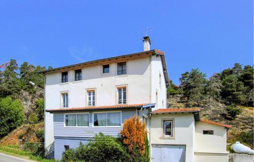 Saint-Germain-Laprade Apartment | Gorgeous Apartment In Saint-Germain-La-Prade