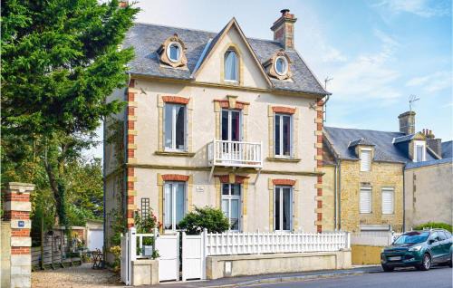 Arromanches-les-Bains Apartment | Gorgeous Apartment In Arromanches