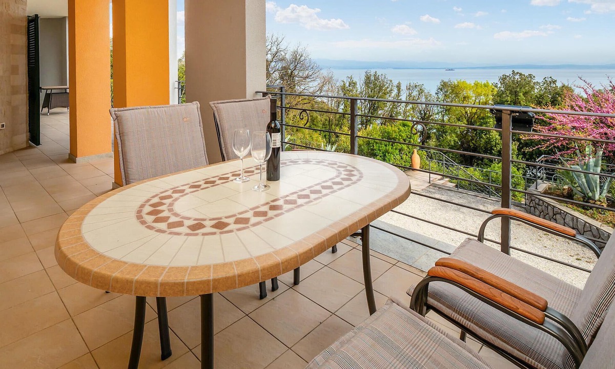 Donji Kraj Apartment | Gorgeous apartment in Moscenicka Draga