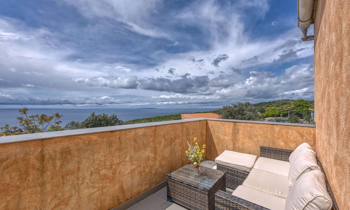 Veli Losinj Apartment | Gorgeous apartment in Veli Losinj with WiFi
