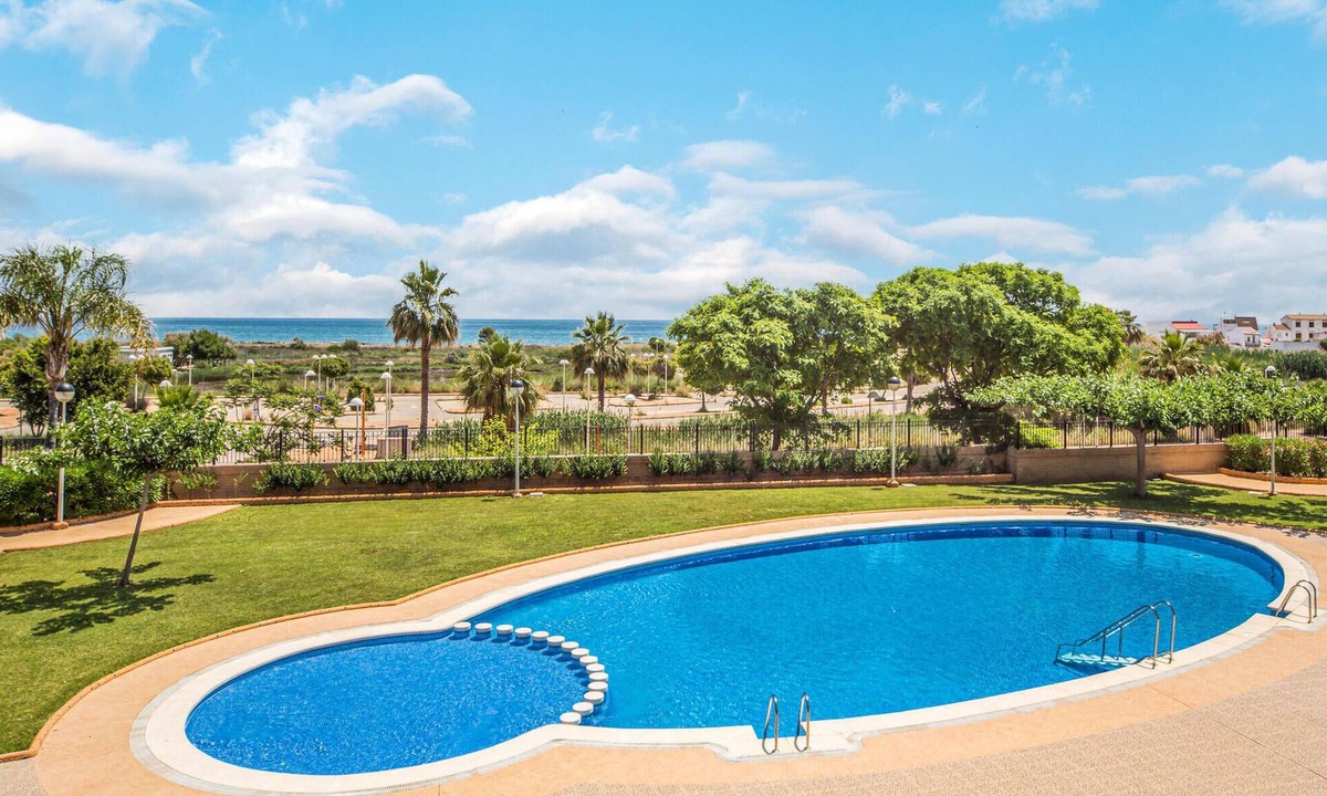 Cabanes Apartment | Gorgeous apartment in Cabanes with swimming pool