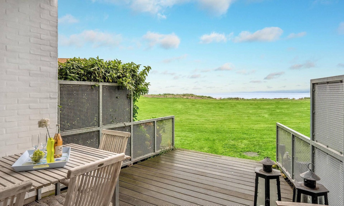 Syddjurs Kommune Apartment | Gorgeous apartment in Ebeltoft with sauna