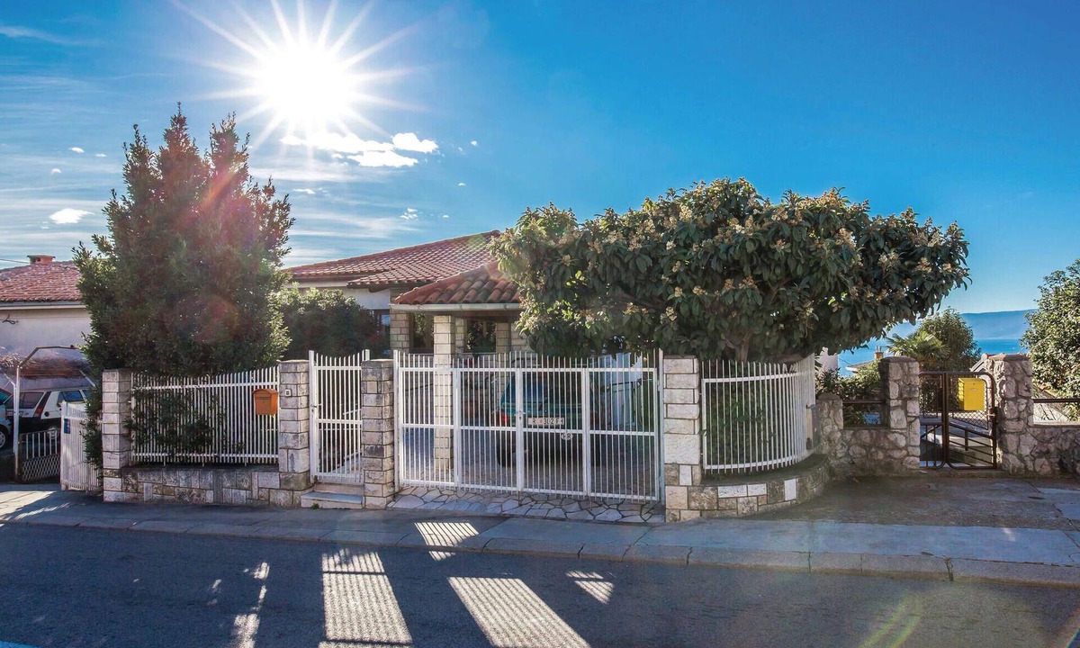 Zurkovo Apartment | Gorgeous apartment in Kostrena with WiFi