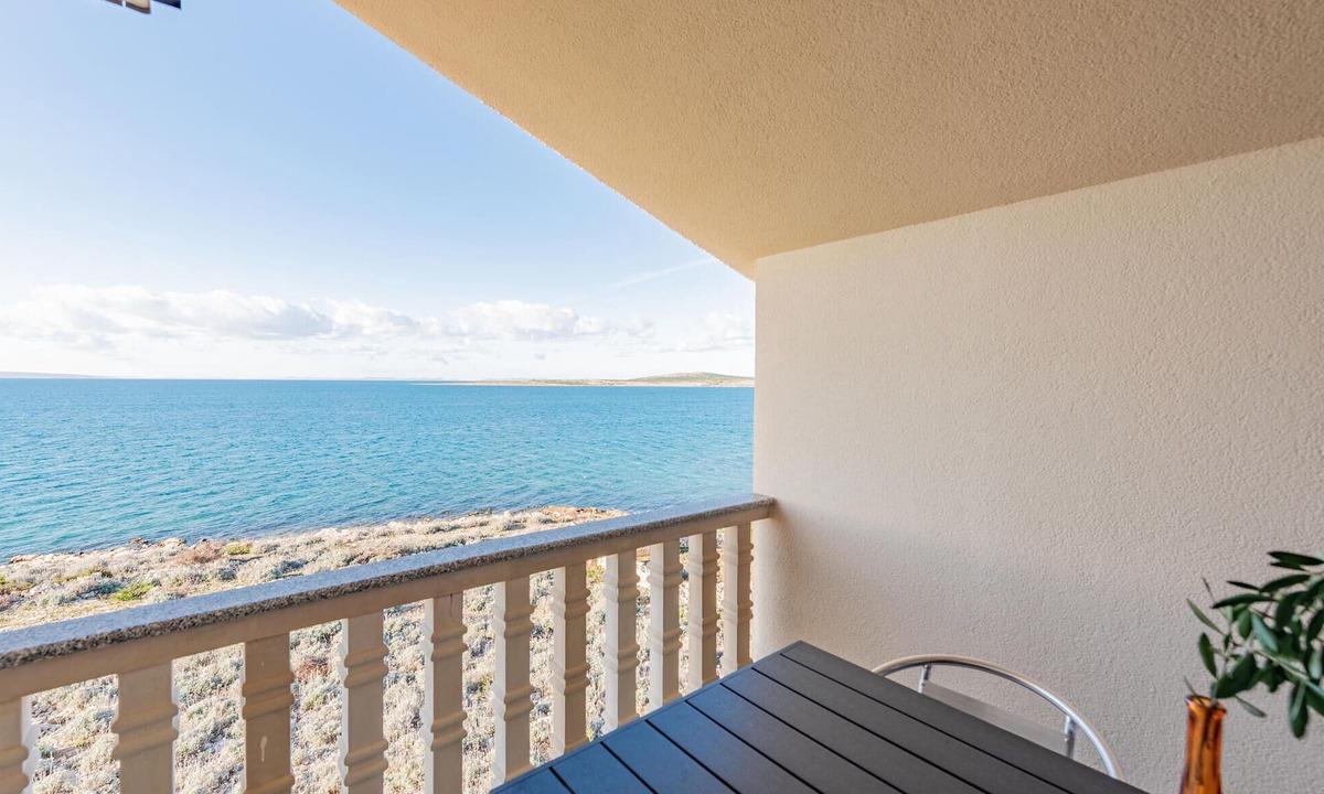 Kosljun Apartment | Gorgeous apartment in Kosljun with WiFi