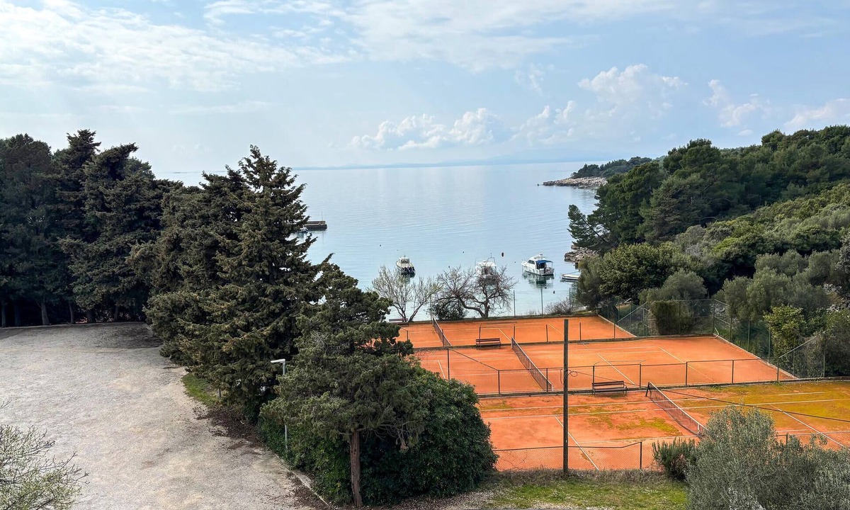 Suha Punta Apartment | Gorgeous apartment in Rab with house sea view