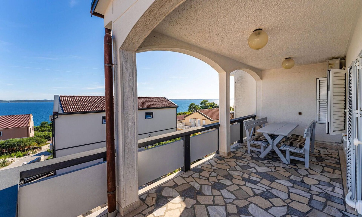 Rtina Apartment | Gorgeous apartment in Rtina with WiFi
