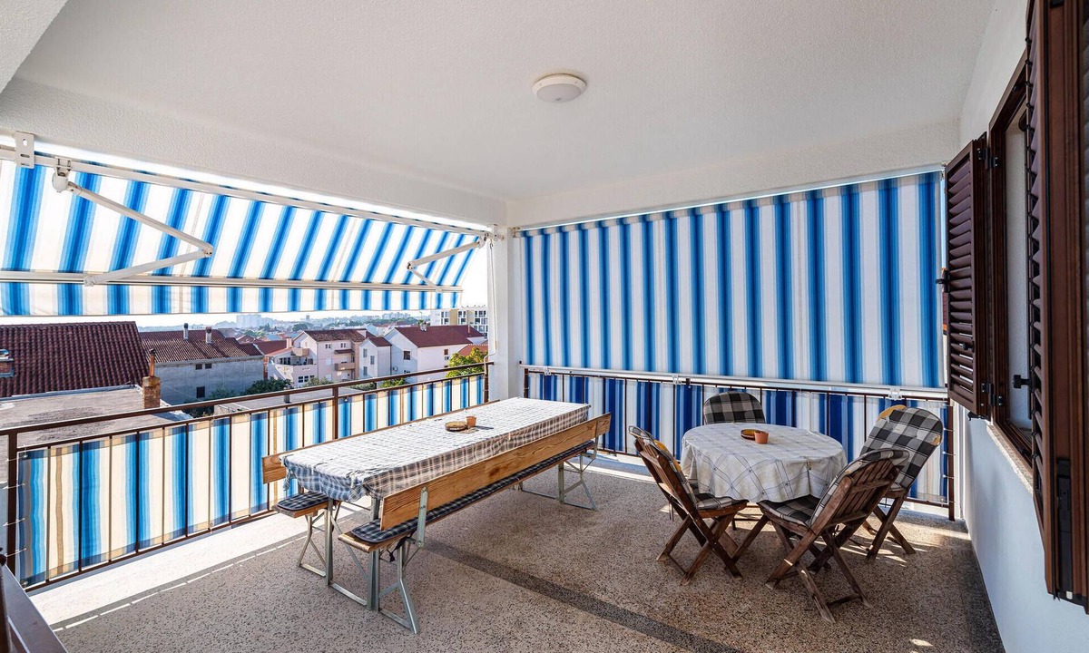Zadar Apartment | Gorgeous apartment in Zadar with house sea view