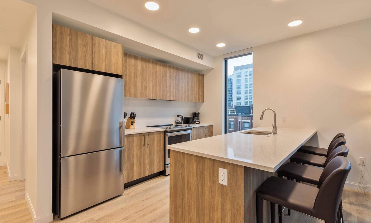 Fenway–Kenmore Apartment | Gorgeous Apt with Kitchen and Lounge