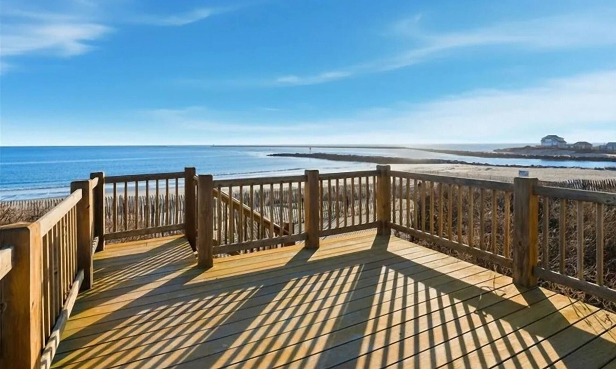 Jerusalem Cottage | Gorgeous Beachfront House in the Dunes, 360 Ocean View, Own Beach