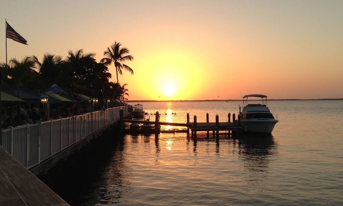 Cross Key Waterways House | Gorgeous, Breath-taking Sunsets!