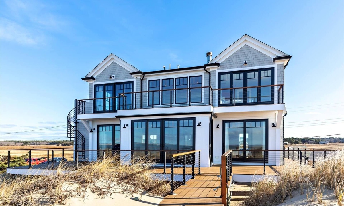 North Eastham House | Gorgeous, Contemporary Waterfront Home on Sunken Meadow Beach in Eastham