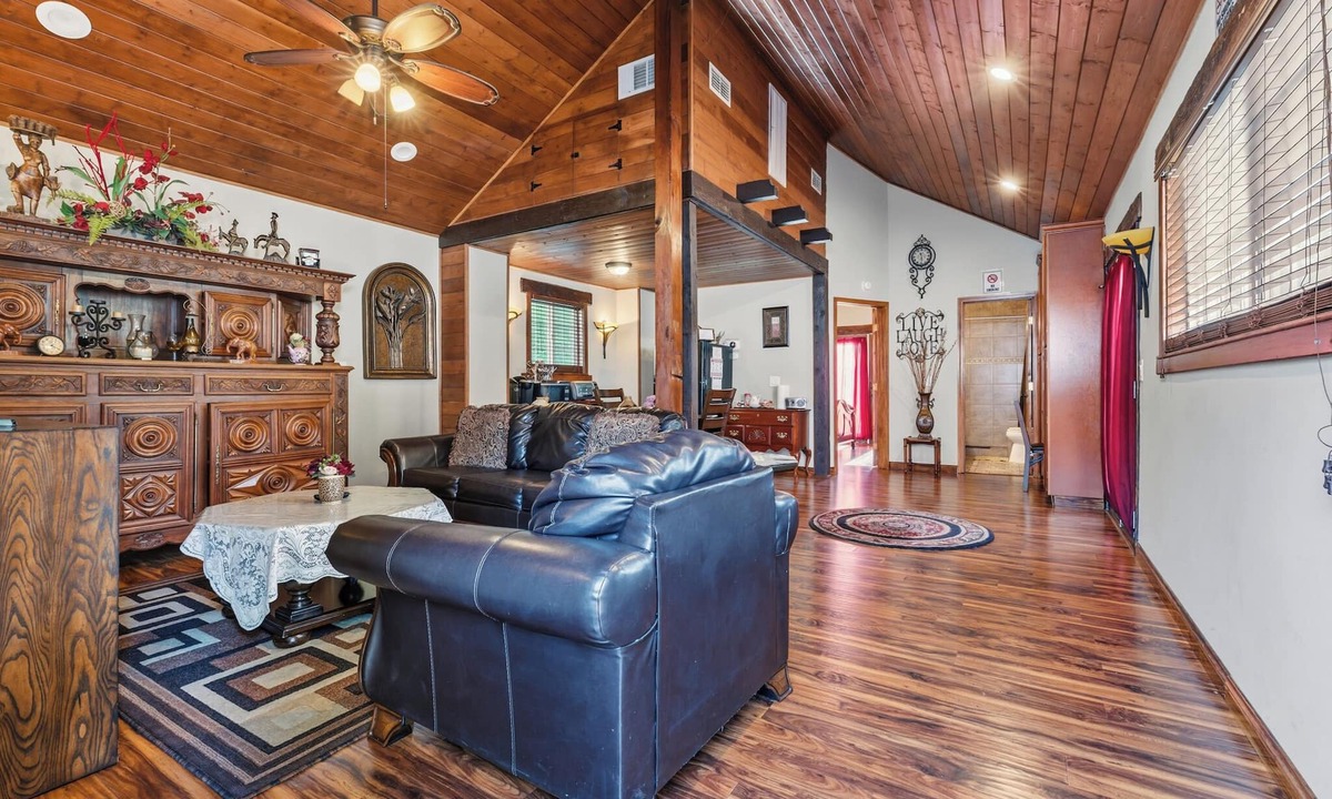 Fair Oaks Cottage | Gorgeous cottage in Fair Oaks Village