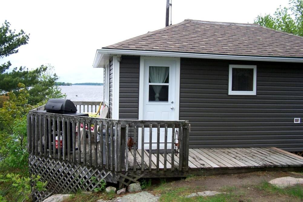 Lavigne House | Gorgeous Cottage Retreat Perfect for Families on Lake Nipissing, Ontario