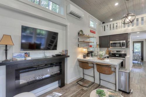 Tracy City House | Gorgeous Cottage with Fire Pit and Barbecue in Tracy City, Tennessee