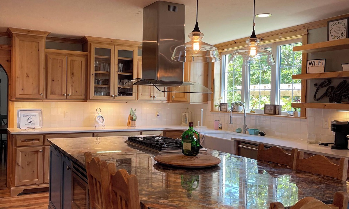 Sand Springs House | Gorgeous country retreat with pond and pool!