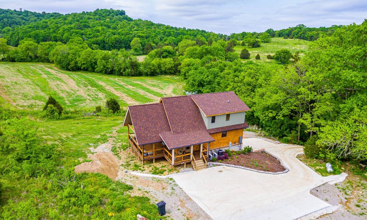 Lincoln County Cabin | Gorgeous custom log cabin on 185 acres