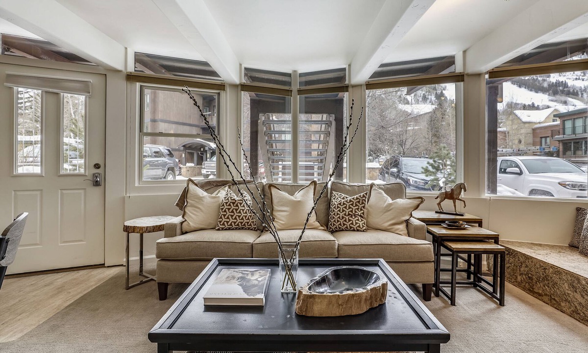 Downtown Condo | Gorgeous, Deluxe 3BDR, Aspen Core w/Parking