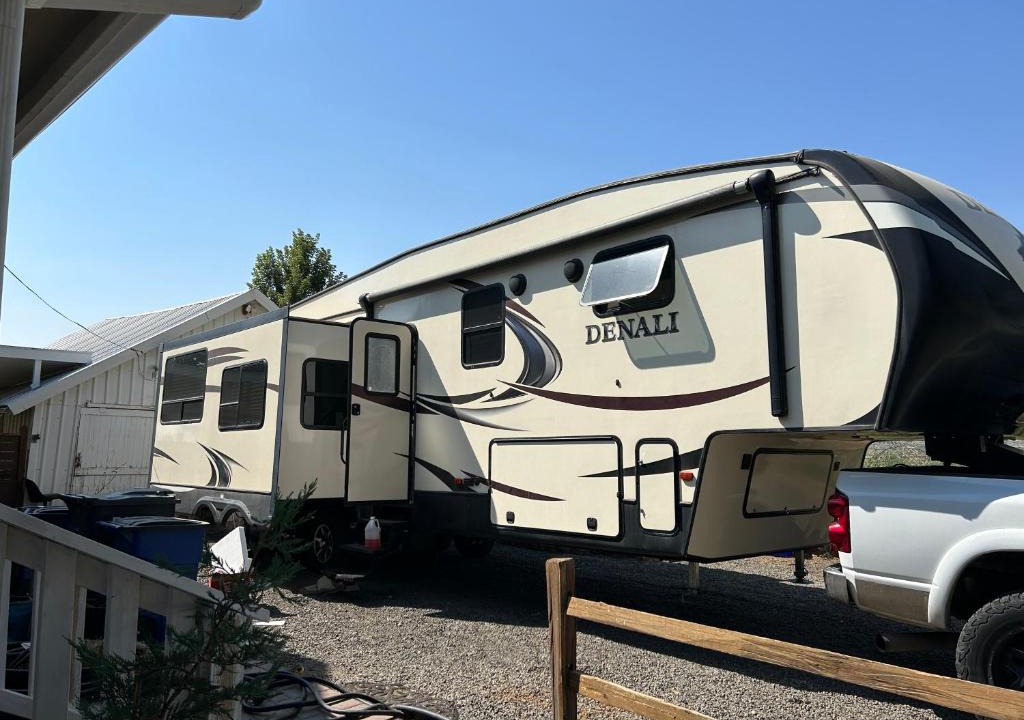 Garrett House | Gorgeous Denali 5th Wheel Delight!