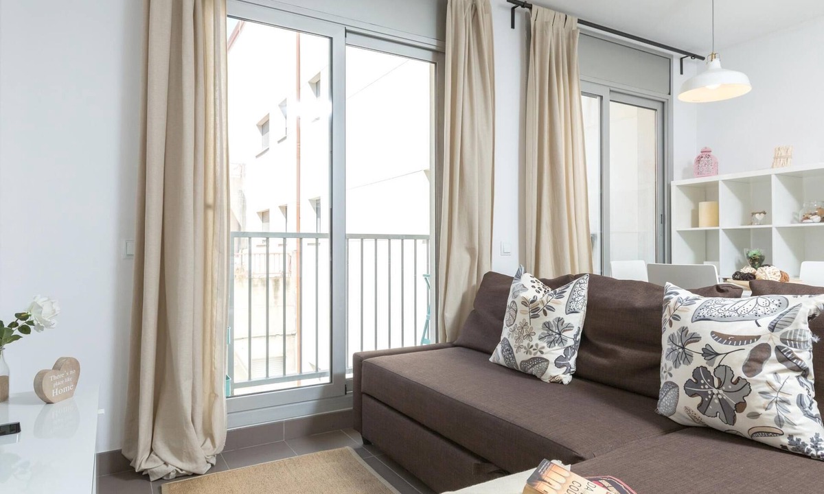 Cornella de Llobregat Apartment | Gorgeous apartment with balcony 413