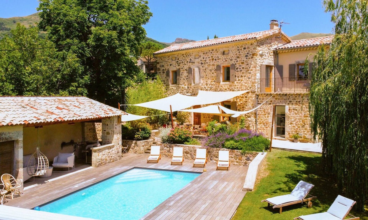 Saint-Etienne-de-Boulogne House | Gorgeous home in St-Etienne de Boulogne