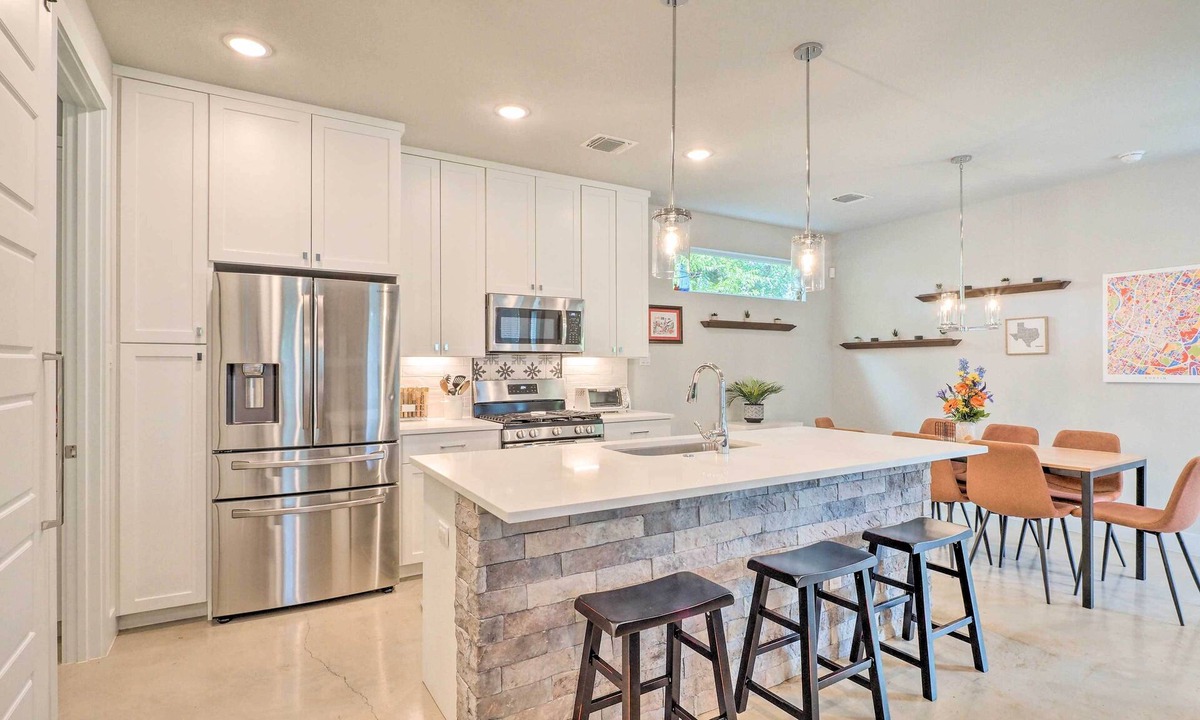 Georgetown House | Gorgeous Georgetown Home, Walk to the Square!