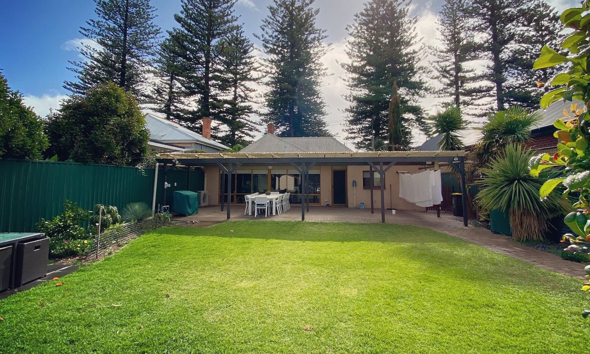 Grange House | Gorgeous Grange Beach House Getaway - pets allowed